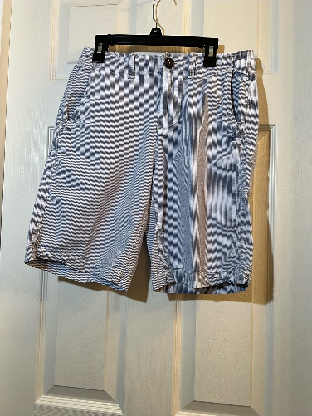 🦋 American Eagle Outfitters Lt Blue Pinstripe Flat Front Men’s Shorts size xs 26